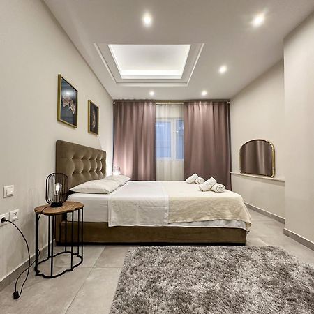 Contemporary & Spacious Renovated Apartment, Dt Syntagma, /Touristic Area Aten Exteriör bild
