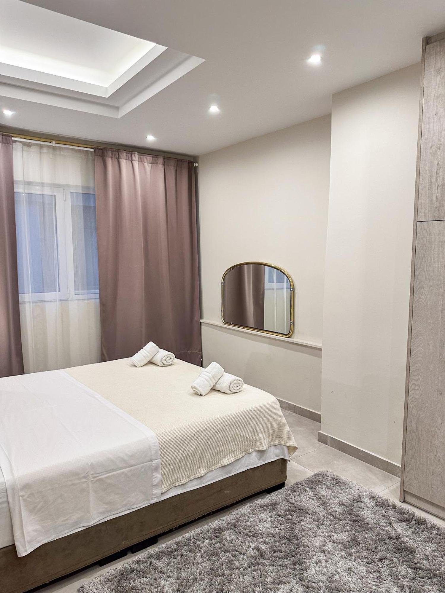 Contemporary & Spacious Renovated Apartment, Dt Syntagma, /Touristic Area Aten Exteriör bild