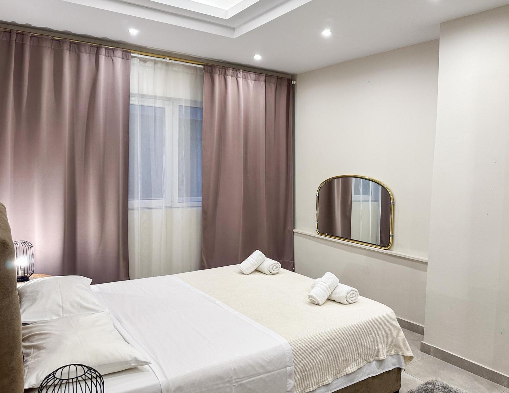 Contemporary & Spacious Renovated Apartment, Dt Syntagma, /Touristic Area Aten Exteriör bild