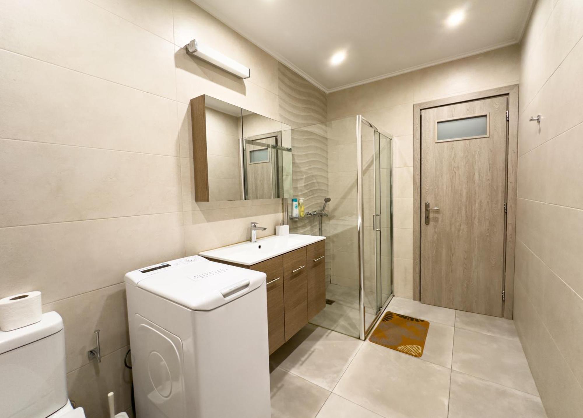 Contemporary & Spacious Renovated Apartment, Dt Syntagma, /Touristic Area Aten Exteriör bild