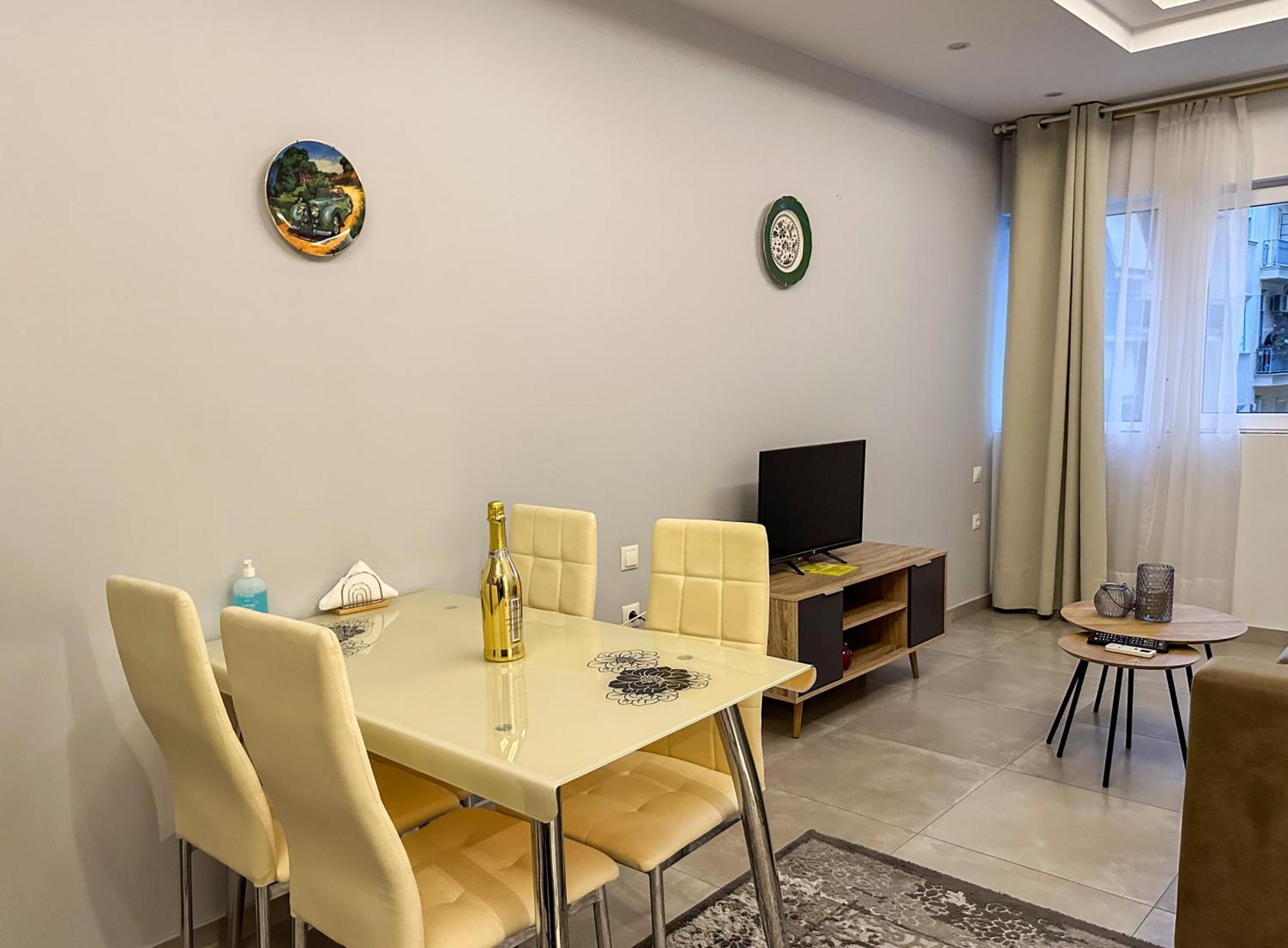 Contemporary & Spacious Renovated Apartment, Dt Syntagma, /Touristic Area Aten Exteriör bild